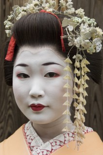 JAPAN, Honshu, Kyoto, Geisha at Sannen-zaka