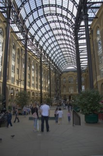 ENGLAND, London, Hays Galleria shopping arcade in Southark. The former tea clipper dock was filled