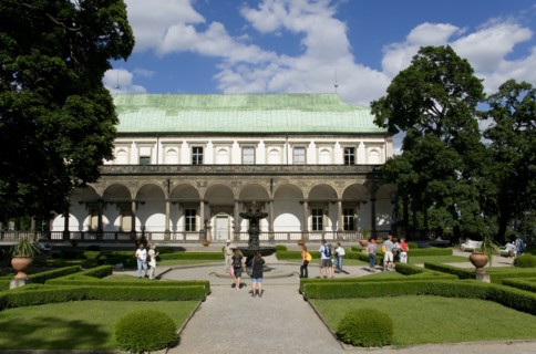 CZECH REPUBLIC, Bohemia, Prague, Tourists in the gardens around the Singing Fountain in front of