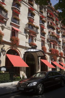 FRANCE, Ile de France, Paris, The facade of the five star Hotel Plaza Athenee on the Avenue