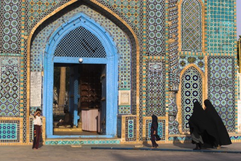 AFGHANISTAN, Mazar-I-Sharif, "Pilgrims at the Shrine of Hazrat of Ali (who was assissinated in 661)