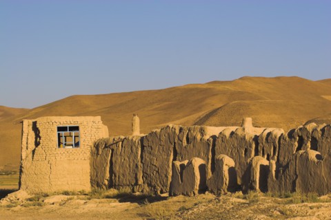 AFGHANISTAN, between Yakawlang and Chakhcharan, Daulitiar, Caravanserai