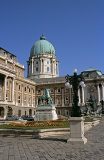 HUNGARY, Budapest, "Castle Hill District,Saint Georges Square (outer courtyard), Castle and Palace