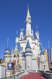 USA, Florida, Orlando, Walt Disney World Resort. Cinderella’s Castle in the Magic Kingdom.
