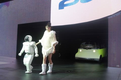JAPAN, Honshu, Chiba, "Tokyo Car Show, Asimo Robot and young woman introduce Honda concept car