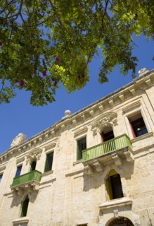 MALTA, Valletta, The waterfront redevelopment of old Baroque Pinto wharehouses below the bastion