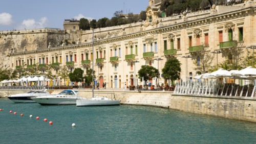 MALTA, Valletta, The waterfront redevelopment of old Baroque Pinto wharehouses below the bastion