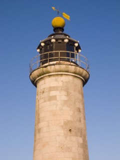 ENGLAND, West Sussex, Shoreham-by-Sea, Lighthouse on Kingston Beach next to Shoreham Harbour