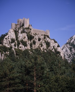 FRANCE, Languedoc-Roussillon, Aude, Chateau Puilarens.  Ruined medieval Cathar castle stronghold