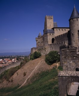 FRANCE, Languedoc-Roussillon, Aude, Carcassonne.  Gateway in medieval fortified outer walls of town