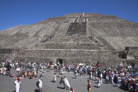 MEXICO, Mexico State, Teotithuacan, "Tourists, Pyramid of the Sun, Piramide del Sol, Teotihuacan