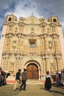 MEXICO, Chiapas, San Cristobal de las Casas, Templo de Santo Domingo de Guzman