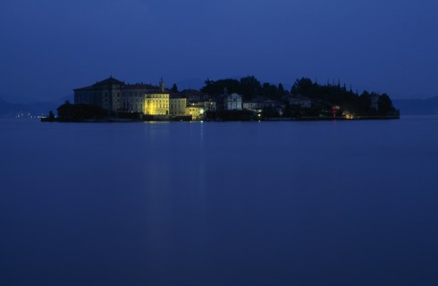 ITALY, Piedmont, Lake Maggiore, Borromeo Islands.  View across lake towards small rocky island of