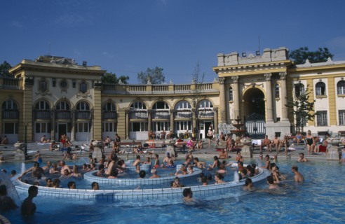 HUNGARY, Budapest, Szecheny Baths. People enjoying thermal water baths