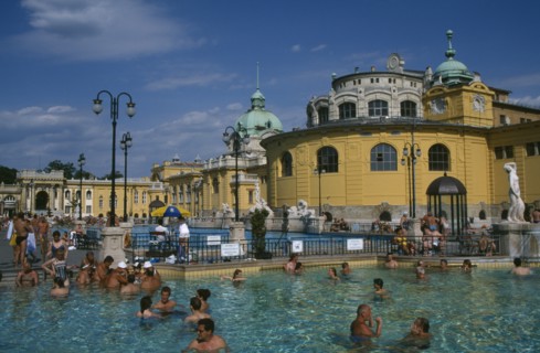 HUNGARY, Budapest, Szecheny Baths. People enjoying thermal water baths