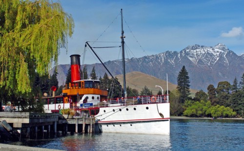 NEW ZEALAND, SOUTH ISLAND, OTAGO, "QUEENSTOWN, VINTAGE STEAMSHIP TSS EARNSALW DOCKED AT STEAMER