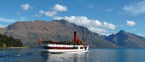 NEW ZEALAND, SOUTH ISLAND, OTAGO, "QUEENSTOWN, VINTAGE STEAMSHIP TSS EARNSALW LEAVING STEAMER WHARF