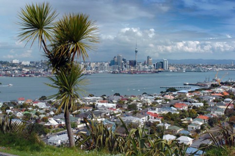 NEW ZEALAND, NORTH ISLAND , AUCKLAND , GENERAL VIEW OF AUCKLAND SKYLINE SHOWING AUCKLAND HARBOUR