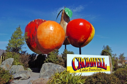 NEW ZEALAND, SOUTH ISLAND, CROMWELL, "OTAGO, CROMWELL TOWN SIGN WHICH CONSISTS OF GIANT FIBRE GLASS