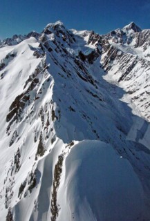 NEW ZEALAND, SOUTH ISLAND, WEST COAST, "MOUNT COOK NATIONAL PARK, AERIAL VIEW OF MOUNTAIN RIDGE