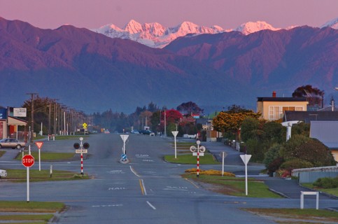 NEW ZEALAND, SOUTH ISLAND, WEST COAST, "HOKITIKA, DUSK LOOKING THE LENGTH OF PARK STREET EAST