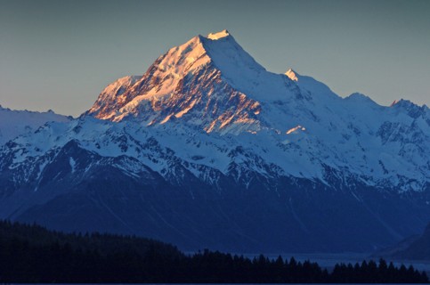 NEW ZEALAND, SOUTH ISLAND, WEST COAST, "MOUNT COOK NATIONAL PARK, VIEW OF NEW ZEALANDS HIGHEST