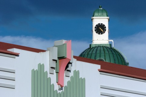 NEW ZEALAND, NORTH ISLAND, HAWKES BAY, "NAPIER, ART DECO STYLE FACADE OF THE MASONIC HOTEL ON
