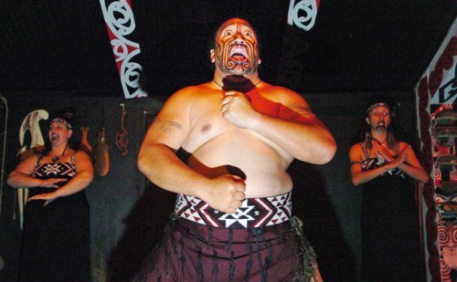 NEW ZEALAND, NORTH ISLAND , BAY OF PLENTY, "ROTORUA, THE HARKA WAR DANCE PERFORMED BY MAORI AT THE