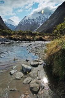 NEW ZEALAND, SOUTH ISLAND, FJORDLAND, "SOUTHLAND, A MOUNTAIN STREAM IN CASCADE CREEK OF NEW