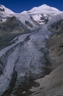 AUSTRIA, Hohe Tauern, High Tauern N. Park, Pasterze Glacier in mountain range forming part of the