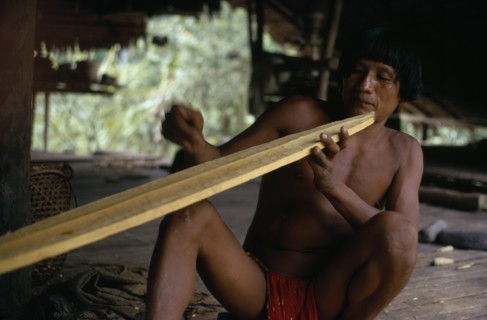 COLOMBIA, Choco, Embera Indigenous People, Embera family head  Heraklio  finely shaping wooden