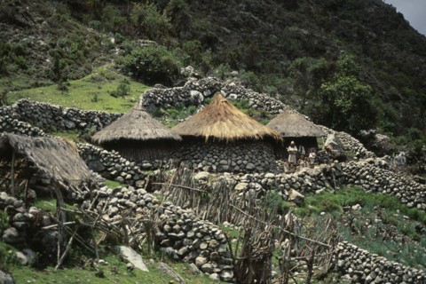 COLOMBIA, Sierra Nevada de Santa Marta, Ika Indigenous People, Ika family settlement in high Sierra
