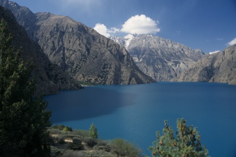 NEPAL, Lower Dolpo Trek, Phoksumdo, View north across Phoksumdo Lake