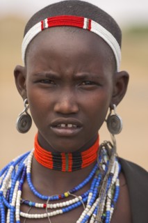 ETHIOPIA, Lower Omo Valley, Tribal People, Ari woman