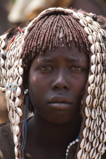 ETHIOPIA, Lower Omo Valley, Key Afir, Banna woman at weekly market