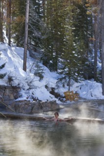 20091047 Woman outdoor hot pool spa resort. Model & Property Released American Female Women Girl Lady Holidaymakers North America One individual Solo Lone Solitary Tourism Tourist United States Americ...