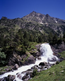 FRANCE, Midi-Pyrenees, Hautes-Pyrenees, Vallee du Lutour.  Jagged peaks of Soum det Guingays 2451 m