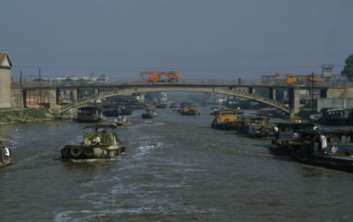CHINA, Jiangsu Province, Transport, Barges travelling down the Grand Canal between Suzhou and Wuxi.