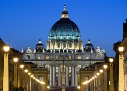 ITALY, Lazio, Rome, Vatican City The Basilica of St Peter and the Via della Conciliazione