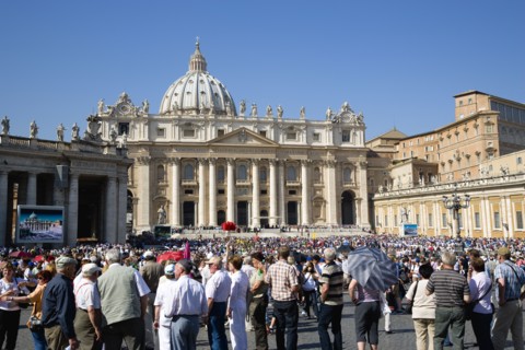 ITALY, Lazio, Rome, Vatican City Pilgrims in St Peter's Square for the wednesday Papal Audience in