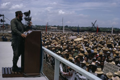 CUBA, Santiago de Cuba, Santiago, Fidel Castro prononce un discours à l'occasion de l'inauguration