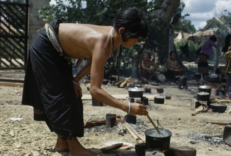 VIETNAM, Central Highlands, Kontum, Vietnam War. Montagnard village in Kontum. Refugee woman