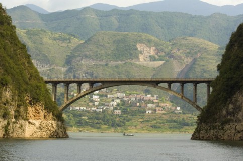 CHINA, Chongqing, Wushan, Bridge over the Daning River with Wushan in background