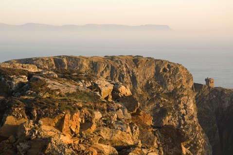 20093549 IRELAND Donegal Slieve League View south from Slieve League over Donegal Bay towards Ben Bulben mountain