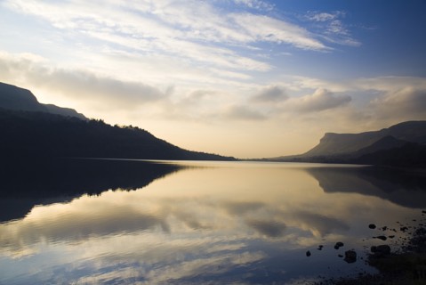 20093581 IRELAND Leitrim Glencar Lake Glencar Lake in Leitrim with Sligos Ben Bulben Mountain behind