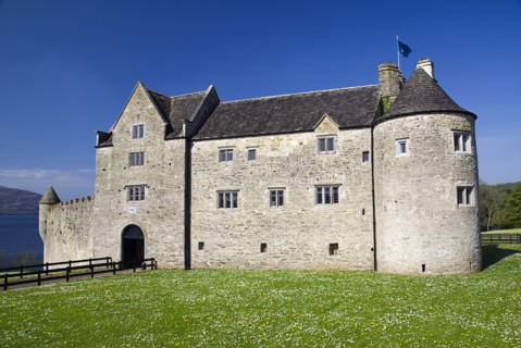 20093582 IRELAND Leitrim Parkes Castle General view of the castles facade