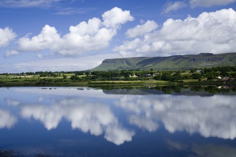 20093587 IRELAND Sligo Sligo  Sligo Bay and Ben Bulben from outskirts of the town