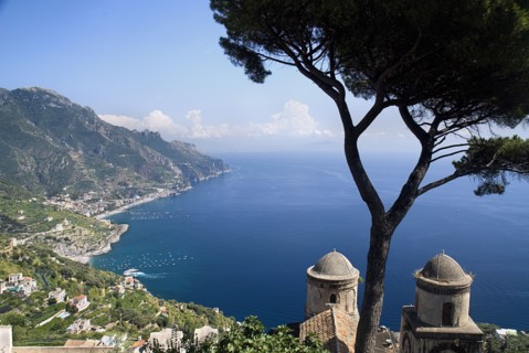 20093648 ITALY Campania Ravello Church of Santissima Annunziata below Villa Rufolo