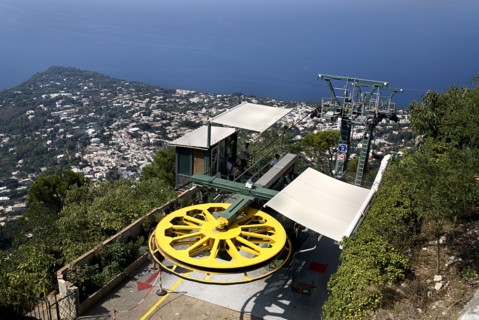 20093669 ITALY Campania Island of Capri Chairlift on summit of Monte Solaro as it arrives from Anacapri