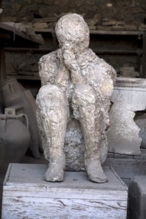 20093690 ITALY Campania Pompeii Plaster cast of the victim known as The muleteer as he uses his hands to protect his face